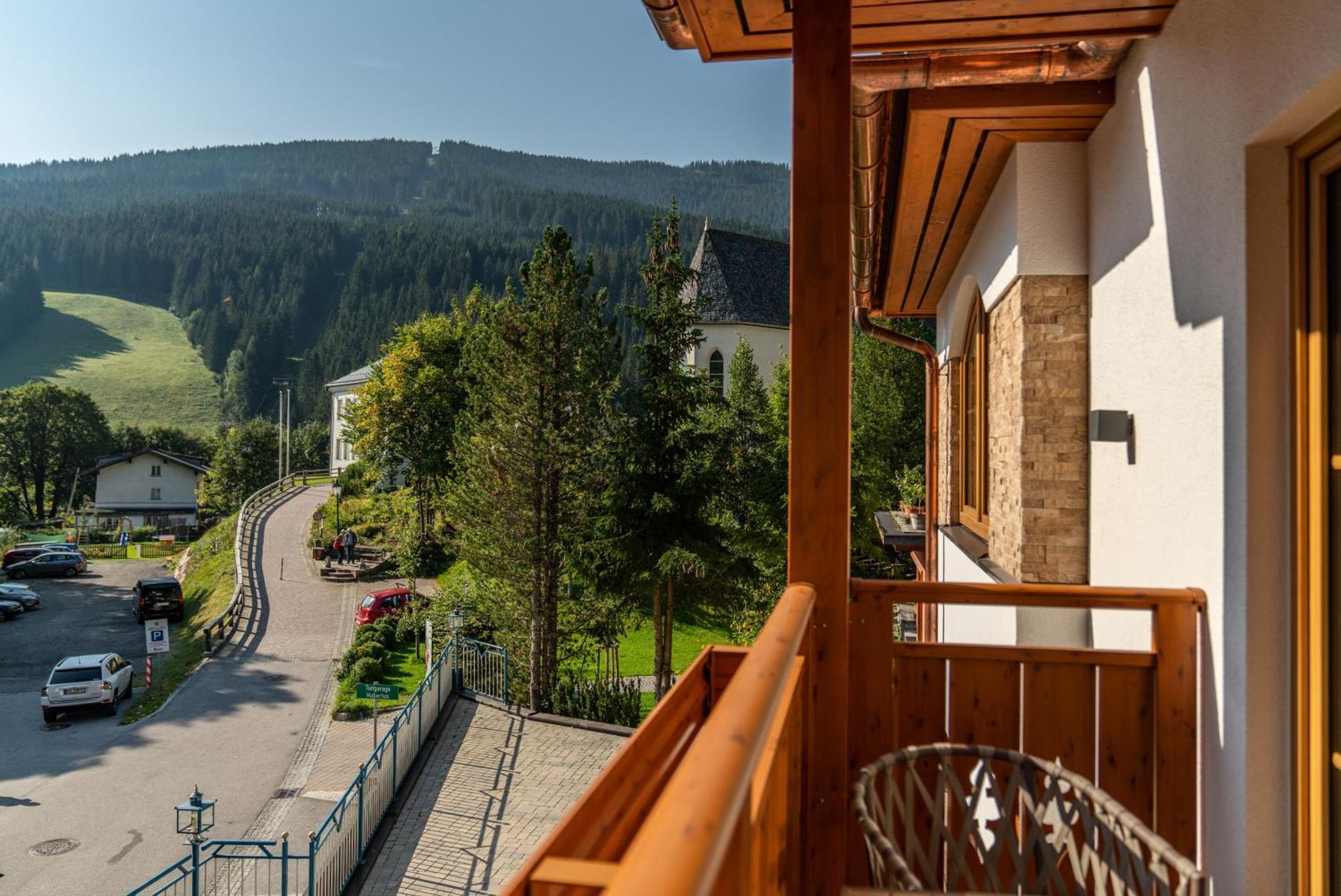 Hotel Am Sonnenhuegel Filzmoos Exterior foto